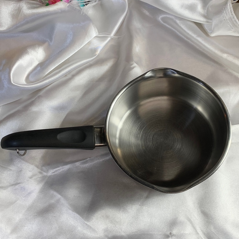 Revere Ware 1qt. Sauce pot.  No lid.